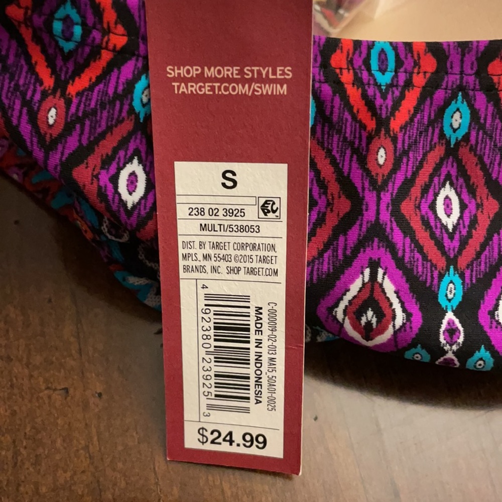 Bathing suit top. Adjustable removable straps. NWT - Picture 4 of 5